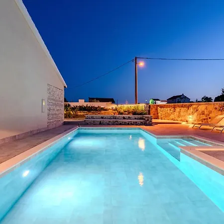 Amazing In Vakantiehuis Zagrad